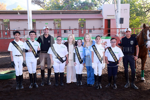Javier Vázquez, Aldo Figueroa, Pedro Luceiro, Aura Olivo, Lily Ayala, Ana Lucia Sepulveda Marcela Ayala, Ana Fernández, Samuel Ballesteros y José González