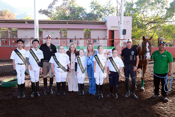 Javier Vázquez, Aldo Figueroa, Pedro Luceiro, Aura Olivo, Lily Ayala, Ana Lucia Sepulveda Marcela Ayala, Ana Fernández, Samuel Ballesteros, José González y Roberto Vázquez ,