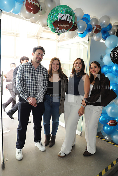 Guillermo Barragán, Paloma Salinas, Monserrat Salinas e Ingrid Salinas 1