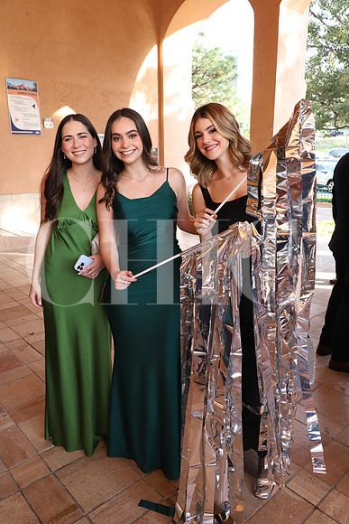 Isabela Guzmán, Roberta Faudoa y e Ivana González 0