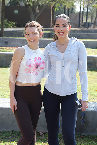 Andrea Denigris y Victoria Cue 2