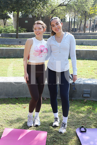 Andrea Denigris y Victoria Cue 1