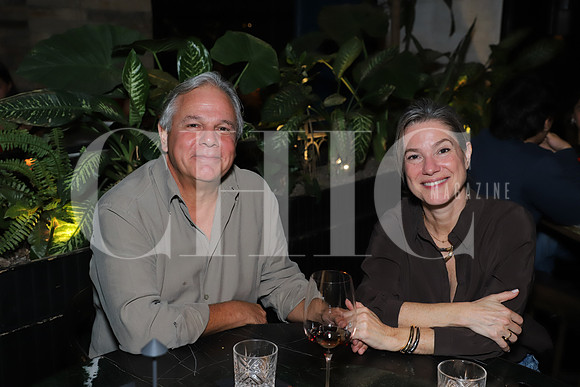 Lorenzo de la Garza y Patricia de la Garza1