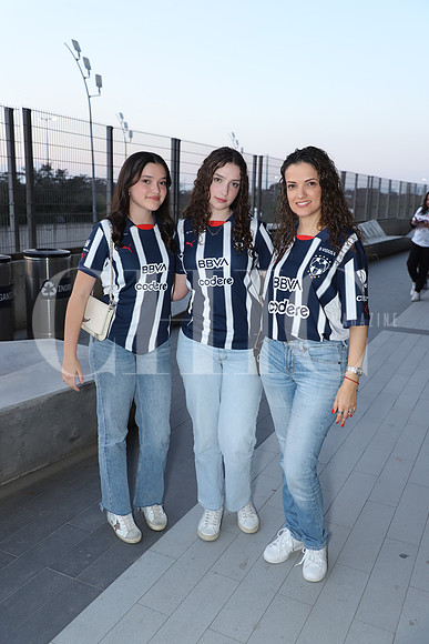 Cristina Espinoza, Sara Espinoza y Cindy Alatorre 0
