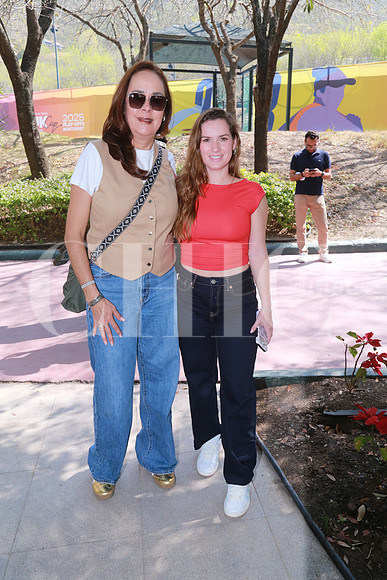 Mónica Aguirre y Ana Paula Leal (2)
