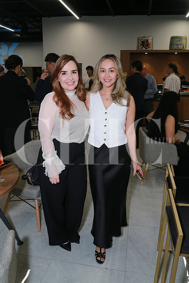 Cecy Velazco y Karla Muñoz (2)