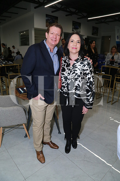 Diego Munguia y Gabriela Burquez (2)