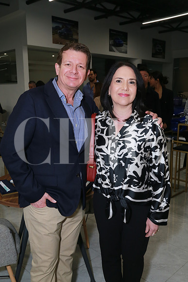 Diego Munguia y Gabriela Burquez