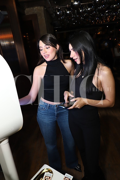 Andrea Lacavex y Aneesha Hamidami 3