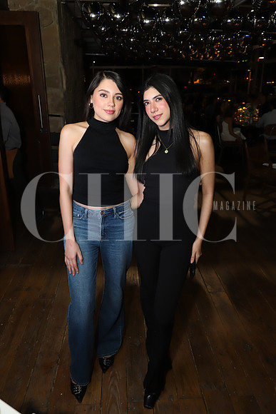 Andrea Lacavex y Aneesha Hamidami 5