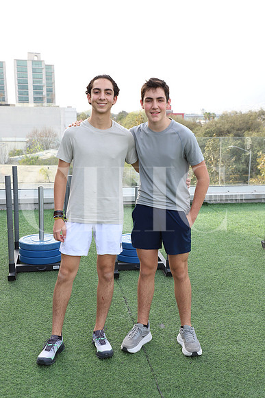 Rodrigo Gonzalez y Adrián Martínez 5