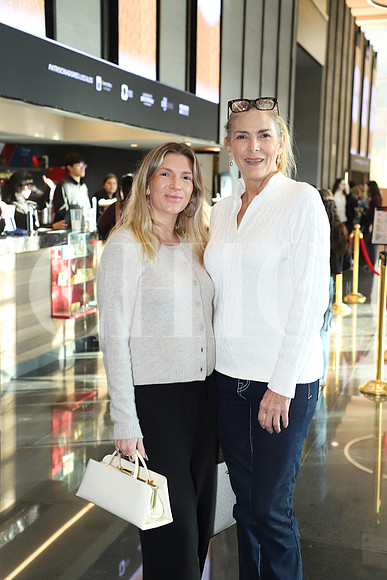 Melissa González y Mónica González 1