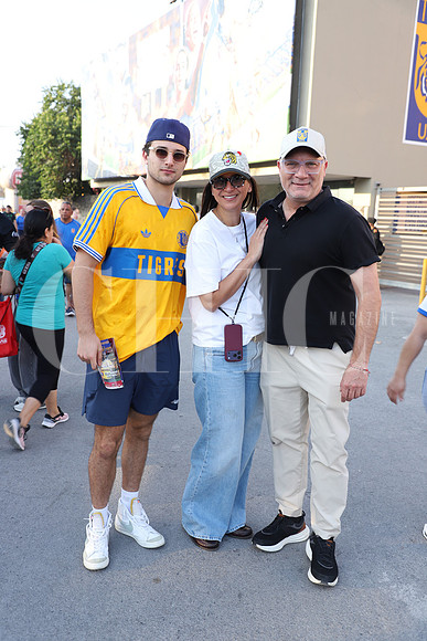 Daniel Guajardo, Cecila Villarreal y Dany Guajardo 1