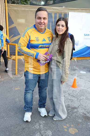 Adolfo Salazar y Samantha Campos 0