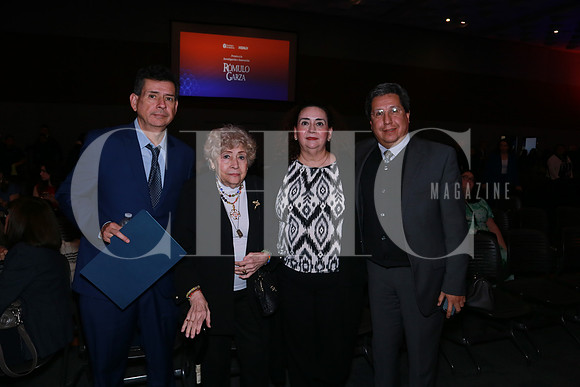 Sergio Barrón, Carmen Peña de Barrón, Yamile Ivette Barrón y Jorge Velarde