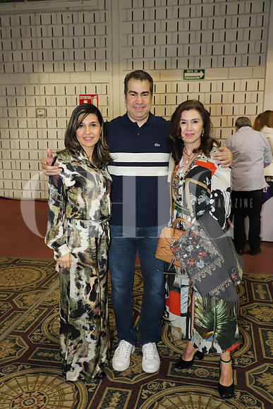 Tere Avalos, Adrián Quiroga y Carmen Avalos 0