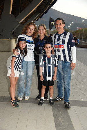 Karla Gaxiola, Cristina Rodríguez, Diego Larraza, niños. Sofía y Diego Larraza