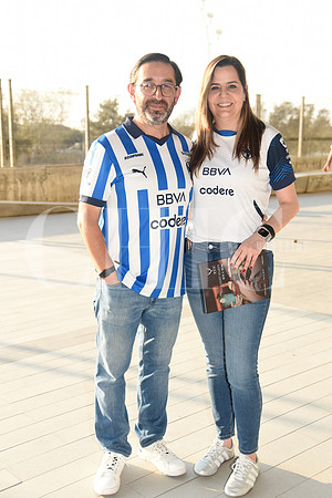 Oscar Cruz y Erika González