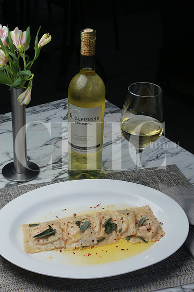 Ravioli rellenos de salmón (20)
