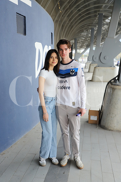 Paris Cortes y Adrián Cantù 0