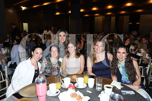 Ana María Paredes, Andrea Delgado, Karla Flores, Regina Farias, Luz María Garza y Karla Torres 1