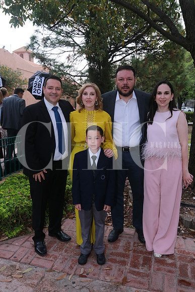 Maycoil Roehll, Paola Roehll de Robles, Guillermo Robles, Marcela Martínez y Michael Rubio