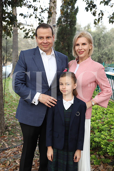 Fernando Santillan, Olga Tulik y Charlotte Santillán1