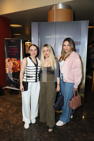 Melisa Villarreal, Froila Martínez y Ale Yllán 0