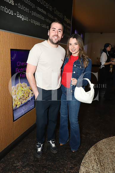 Oscar Garza y Gina Zambrano 0