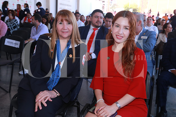 Beatriz Salinas de Guitron y Lorena Valdez