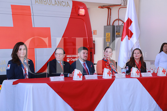 Bárbara Barceló de Nader, Carlos Fernández, Samuel García, Mariana Rodríguez y Alejandra Carranza (2)