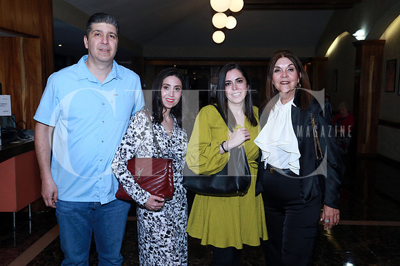 Adrián Martínez, Cristina Villarreal de Martínez, Katy Villarreal y Olga De la Garza