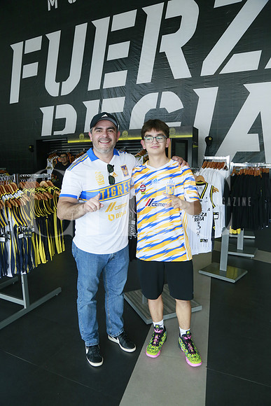 Eliud González y Eliud González (2)