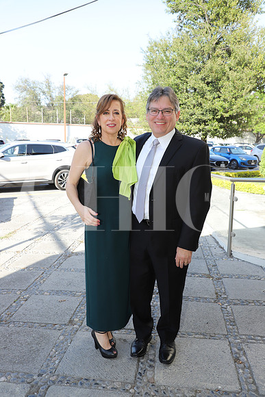 Patricia de Garza y Raúl Garza 0