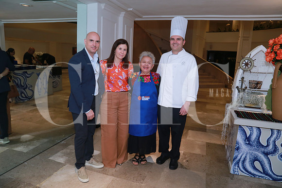 Alvaro Aguirre, Consuelo Lankenau, Sabina Bandera y Alberto Casavantes