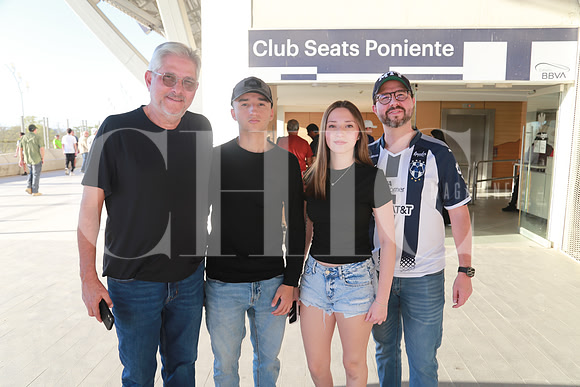 César Lujar, Santiago Lujan, Mafer Lujan y César Lujan