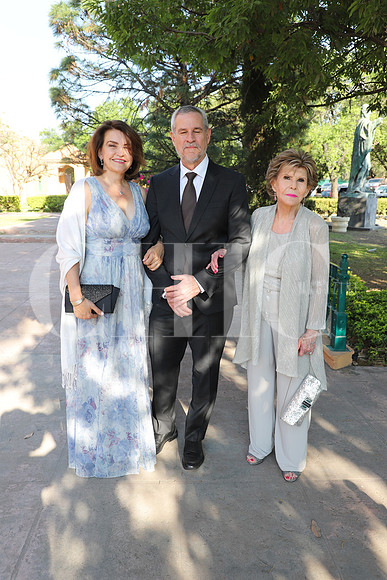 Norma Flores de Sevrian, Roberto Sevrian y Alicia Uribe 1
