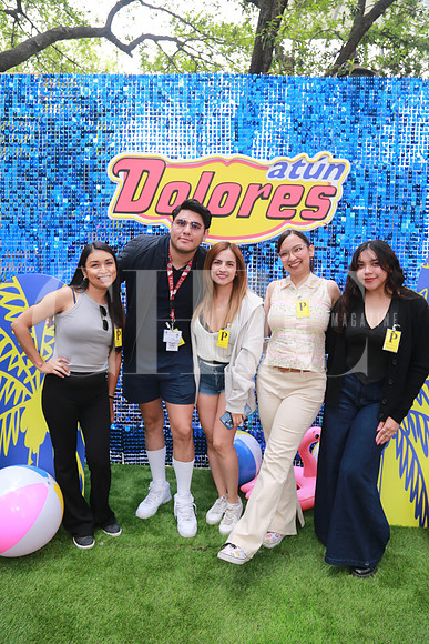 (ganadores de Atún Dlores) Darián Almaraz, Uriel Toriz, Karen Guevara, Andrea López y Valeria Aguilar (4)