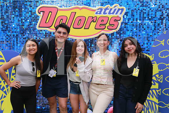 (ganadores de Atún Dlores) Darián Almaraz, Uriel Toriz, Karen Guevara, Andrea López y Valeria Aguilar