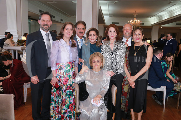 Pablo De Los Santos, Luisa De los Santos, Toño Morales, Carmén Fernández, Olinda Fernández, Carmen Rodríguez de Fernández, Arturo Acosta y Angelica de Acosta (2)