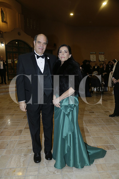 (papás de la novia) Eugenio Treviño y Alma Delia Vázque (2)