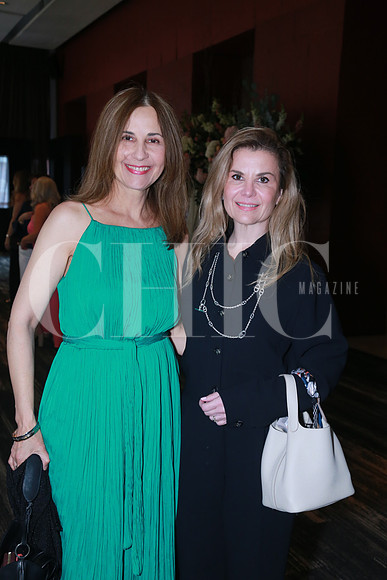 Mary Carmen Garza y Cecilia Flores