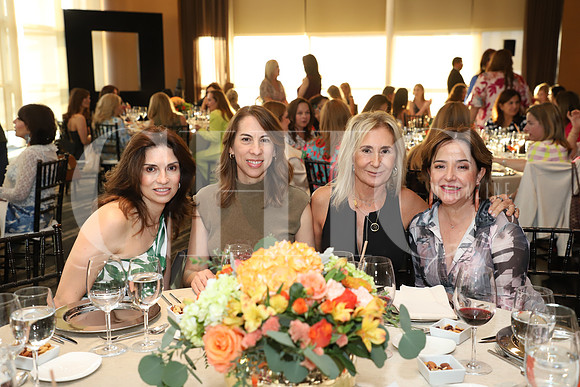 Rocio Pérez, Lilia García, Teresita Macario y Adriana Gauna 1