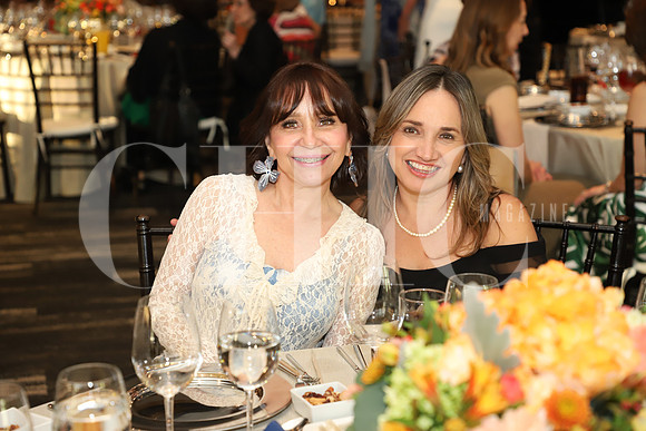 Angela María Pérez y Mónica Lozano 1