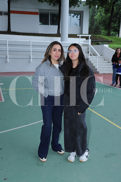 Erika Hernández y Caro Romero 0