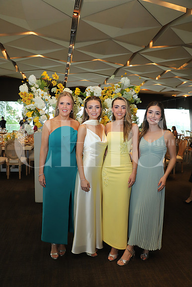 Despina Kalionchiz de Serrato, Valeria Serrato, Daniela Serrato y Cordelia Serrato 0
