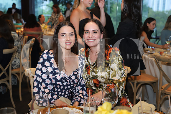 Jimena González y Claudia González 0