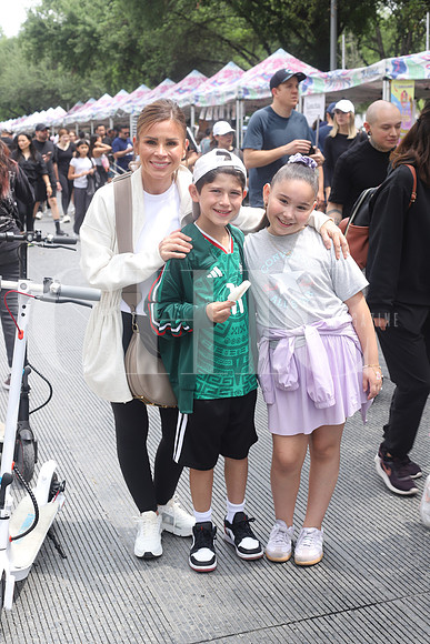 Marlene Rodríguez, Lorenoz López y Luciana López 0