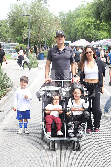 Daniel Valdez, Mariana Martínez, Gabriel Valdez, Talis Valdez y Lara Valdez 1