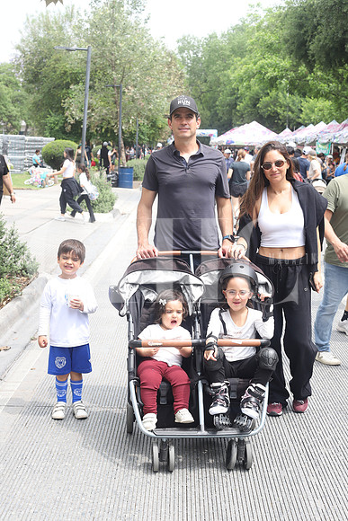 Daniel Valdez, Mariana Martínez, Gabriel Valdez, Talis Valdez y Lara Valdez 0